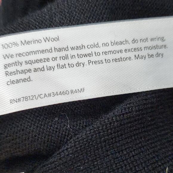 Eileen Fisher Black 100% Merino Wool V Neck Button Front Cardigan Pockets XL - Picture 6 of 6